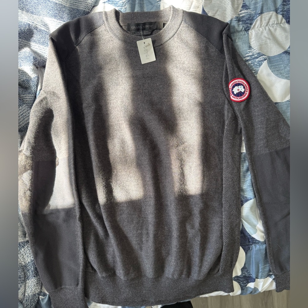 Canada goose Gray Crewneck Sweater with Logo Patch